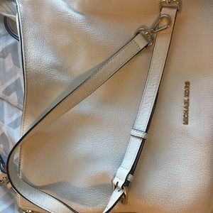 Micheal Kors White Leather Purse Large
